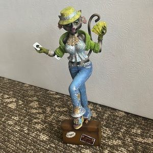 Margaret Le Van Alley Cats GoGo Vegas Gambling Cat